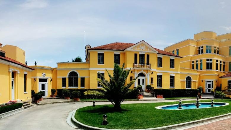 Mbyllja e qeverisë amerikane prek edhe ambasadën e SHBA-së në Tiranë